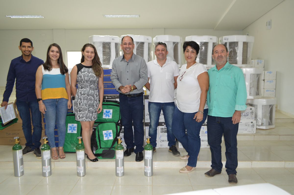 Na foto, equipe de frente da saúde municipal de Machadinho d’Oeste RO, juntos ao Prefeito municipal Leomar Patrício